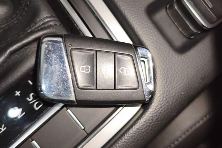 Used Volkswagen Variant 2018 380TSI Two-Wheel Drive Comfort Edition Vehicle Key