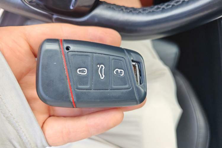 Used Volkswagen Variant 2018 380TSI Two-Wheel Drive Comfort Edition Vehicle Key
