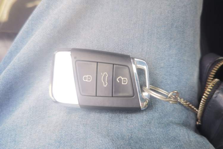 Used Volkswagen Variant 2018 380TSI Two-Wheel Drive Comfort Edition Vehicle Key
