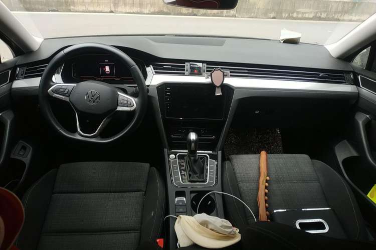 Used Volkswagen Variant 2021 2.0T Comfort Edition Center Console