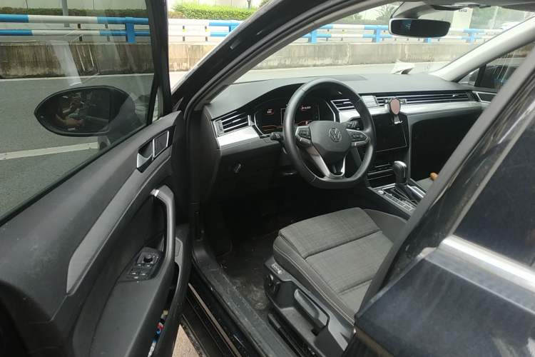 Used Volkswagen Variant 2021 2.0T Comfort Edition Driver Seat