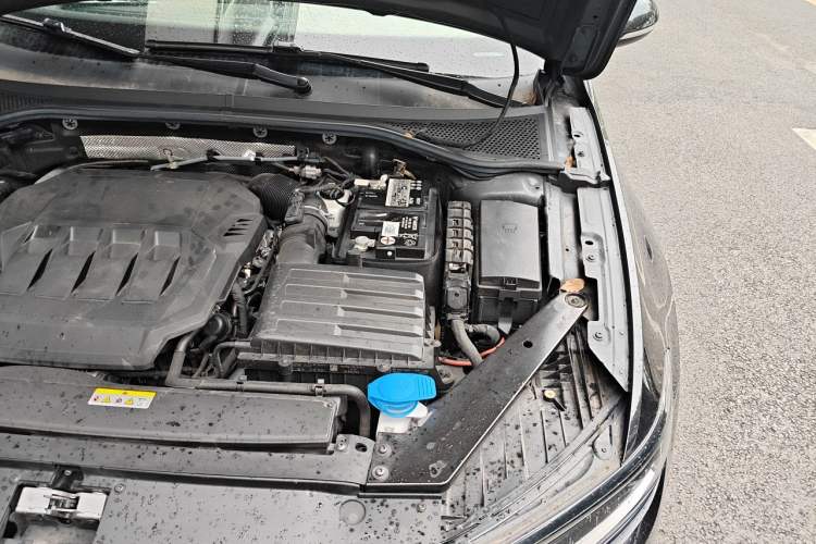 Used Volkswagen Variant 2021 2.0T Comfort Edition Engine Bay Left