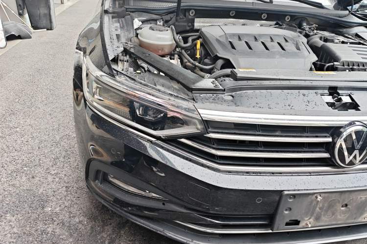 Used Volkswagen Variant 2021 2.0T Comfort Edition Right Front Headlight