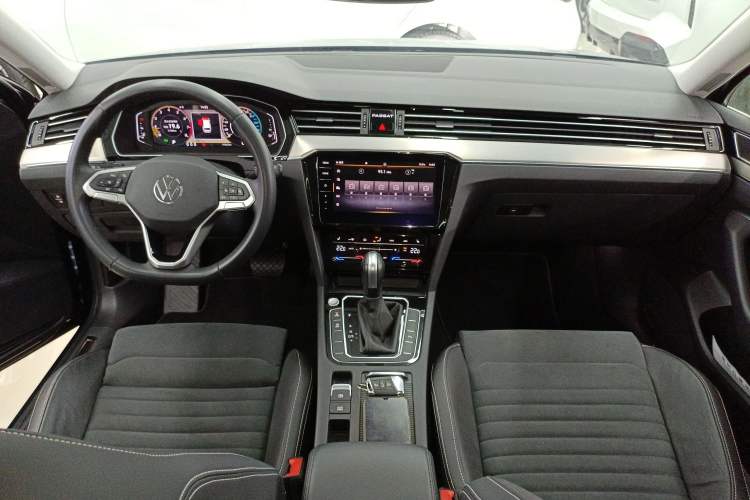 Used Volkswagen Variant 2021 2.0T Comfort Edition Center Console