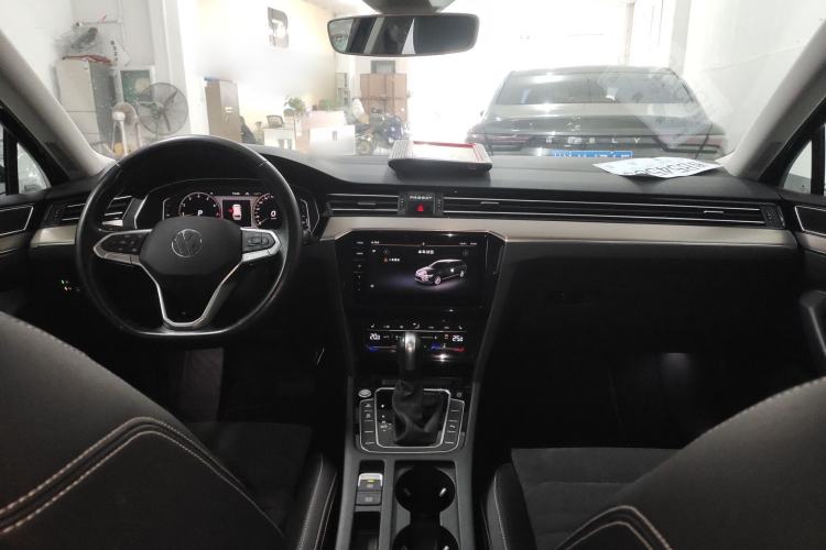 Used Volkswagen Variant 2021 2.0T Comfort Edition Center Console