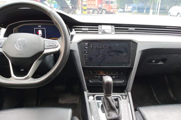 Used Volkswagen Variant 2021 2.0T Comfort Edition Center Console