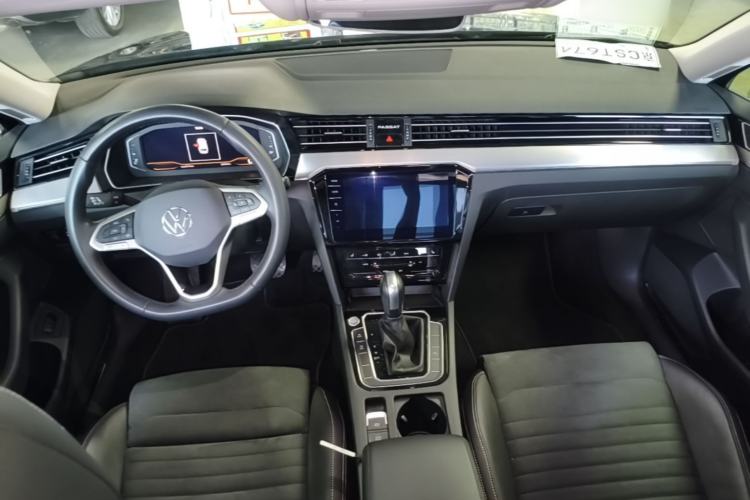Used Volkswagen Variant 2021 2.0T Comfort Edition Center Console