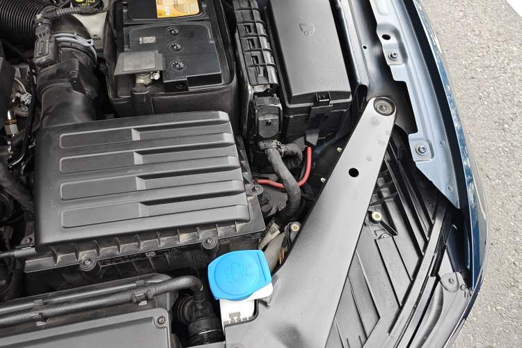 Used Volkswagen Variant 2021 2.0T Comfort Edition Engine Bay Left
