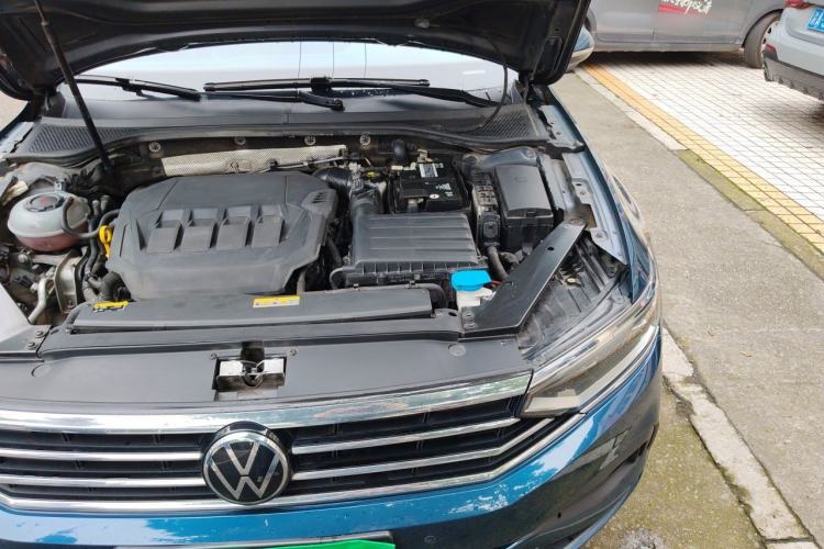 Used Volkswagen Variant 2021 2.0T Comfort Edition Engine Bay Left