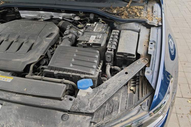 Used Volkswagen Variant 2021 2.0T Comfort Edition Engine Bay Left