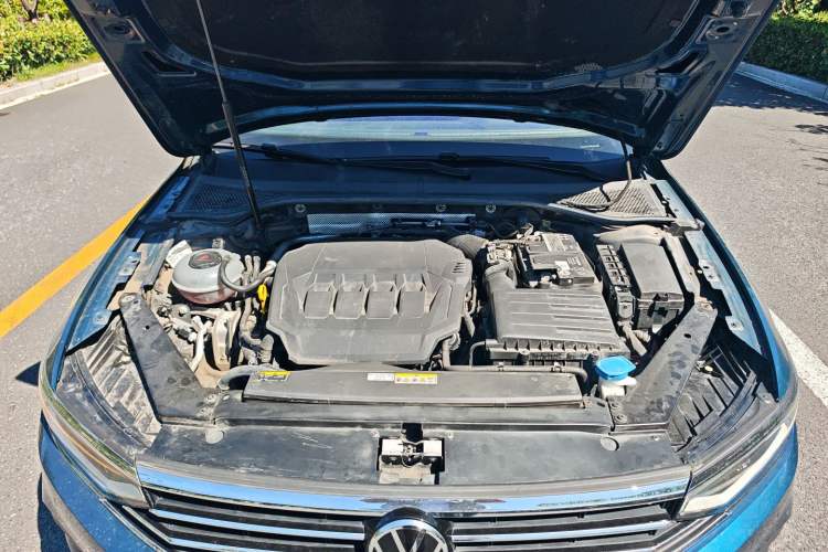 Used Volkswagen Variant 2021 2.0T Comfort Edition Engine Bay