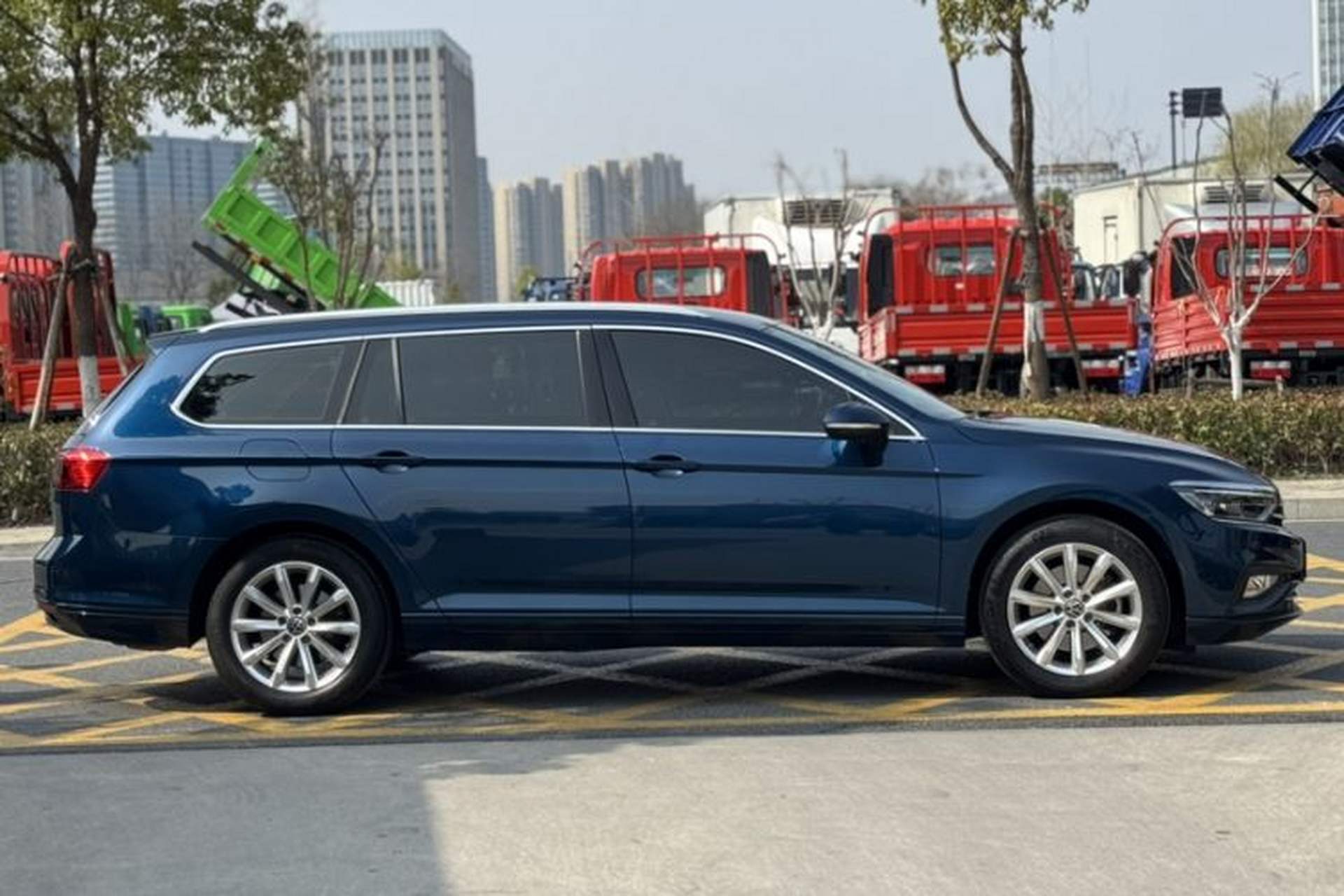 Used Volkswagen Variant 2021 2.0T Comfort Edition Exterior 5