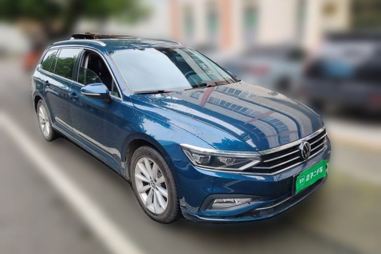 Used Volkswagen Variant 2021 2.0T Comfort Edition Front Right 45 Deg