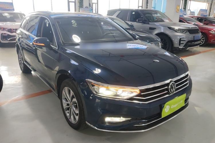 Used Volkswagen Variant 2021 2.0T Comfort Edition Front Right 45 Deg