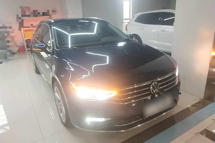 Used Volkswagen Variant 2021 2.0T Comfort Edition Front Right 45 Deg
