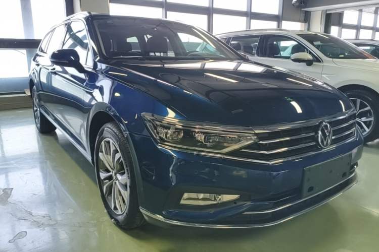 Used Volkswagen Variant 2021 2.0T Comfort Edition Front Right 45 Deg