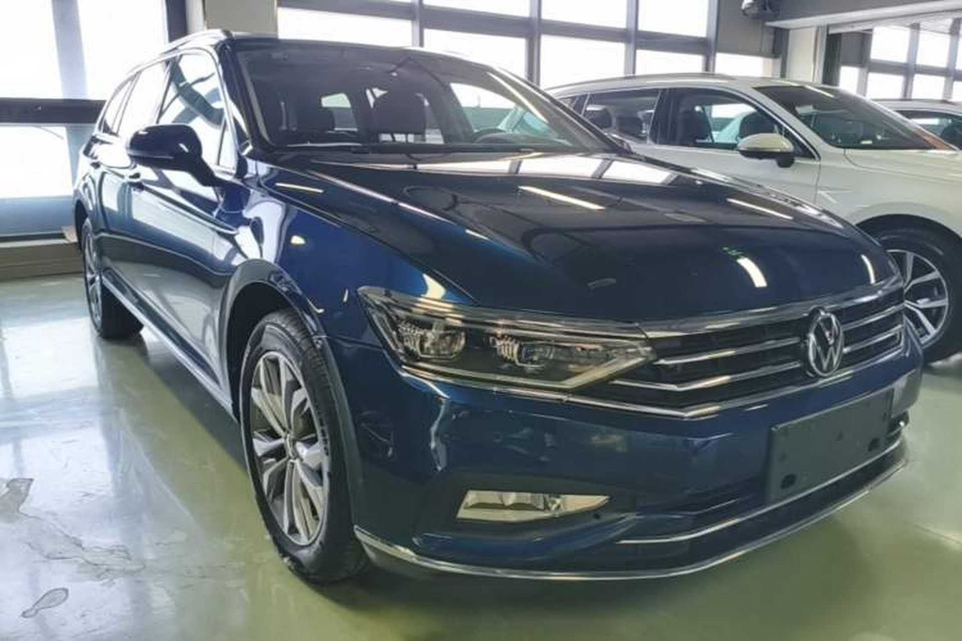Used Volkswagen Variant 2021 2.0T Comfort Edition Front Right 45 Deg