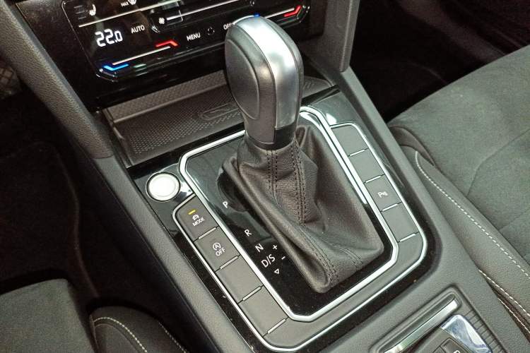 Used Volkswagen Variant 2021 2.0T Comfort Edition Gear Lever
