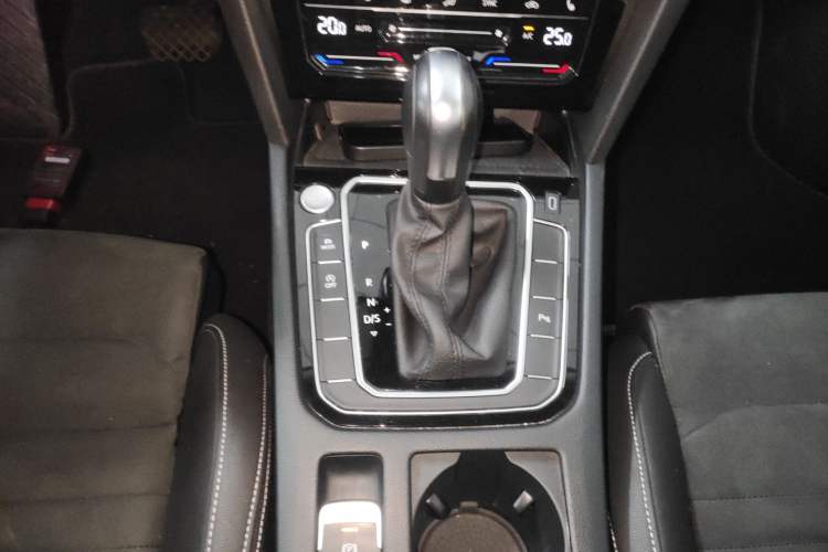 Used Volkswagen Variant 2021 2.0T Comfort Edition Gear Lever