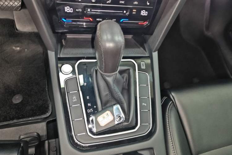 Used Volkswagen Variant 2021 2.0T Comfort Edition Gear Lever