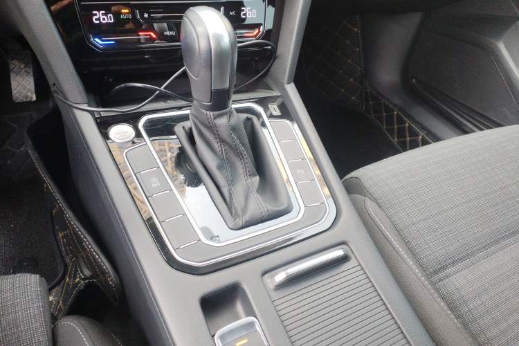 Used Volkswagen Variant 2021 2.0T Comfort Edition Gear Lever