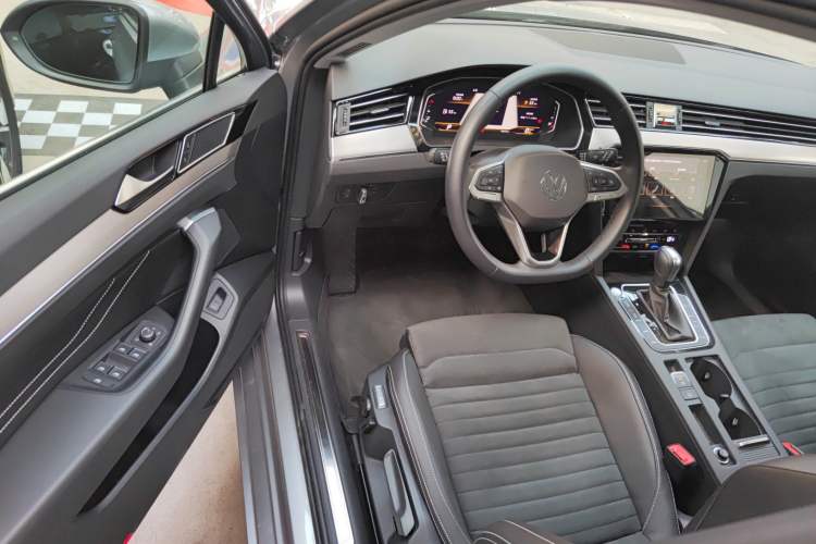 Used Volkswagen Variant 2021 2.0T Comfort Edition Interior 2