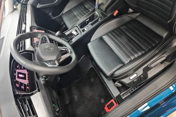Used Volkswagen Variant 2021 2.0T Comfort Edition Left Front Seat