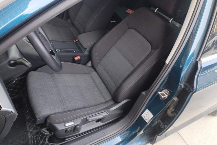 Used Volkswagen Variant 2021 2.0T Comfort Edition Left Front Seat