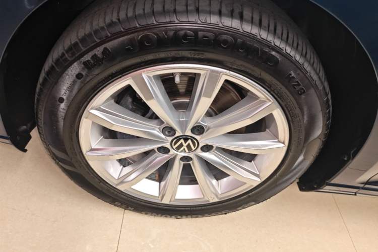 Used Volkswagen Variant 2021 2.0T Comfort Edition Left Front Wheel Hub