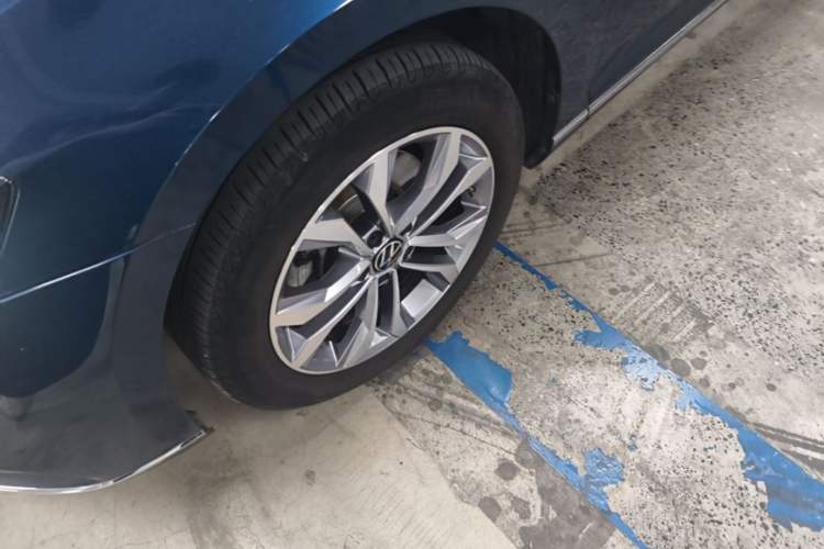 Used Volkswagen Variant 2021 2.0T Comfort Edition Left Front Wheel Hub