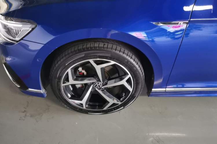 Used Volkswagen Variant 2021 2.0T Longitudinal Version Left Front Wheel Hub