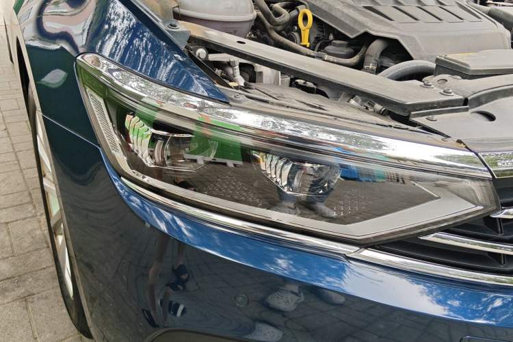 Used Volkswagen Variant 2021 2.0T Comfort Edition Right Front Headlight