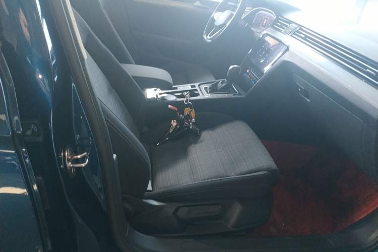 Used Volkswagen Variant 2021 2.0T Comfort Edition Right Front Seat