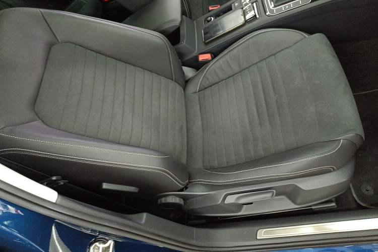 Used Volkswagen Variant 2021 2.0T Comfort Edition Right Front Seat