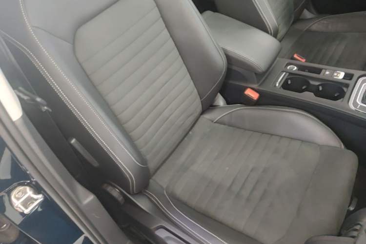 Used Volkswagen Variant 2021 2.0T Comfort Edition Right Front Seat