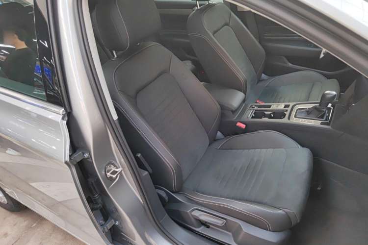 Used Volkswagen Variant 2021 2.0T Comfort Edition Right Front Seat
