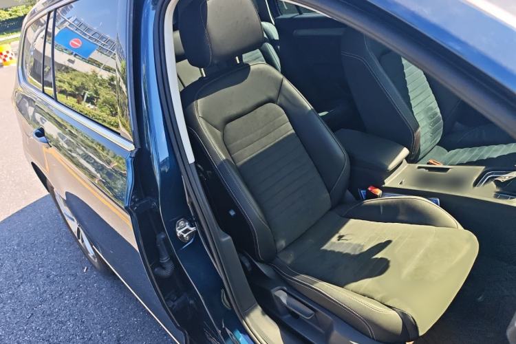 Used Volkswagen Variant 2021 2.0T Comfort Edition Right Front Seat