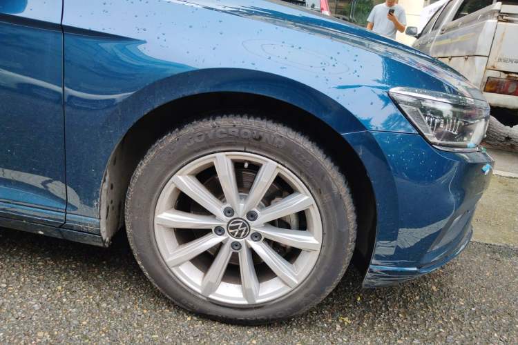 Used Volkswagen Variant 2021 2.0T Comfort Edition Right Front Wheel Hub