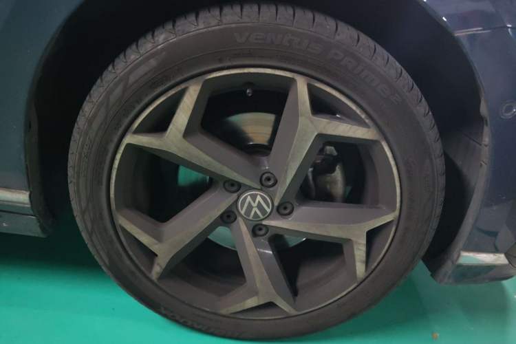 Used Volkswagen Variant 2021 2.0T Longitudinal Version Right Front Wheel Hub
