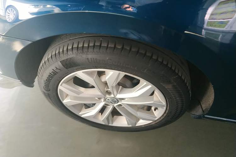 Used Volkswagen Variant 2021 2.0T Comfort Edition Right Rear Wheel Hub