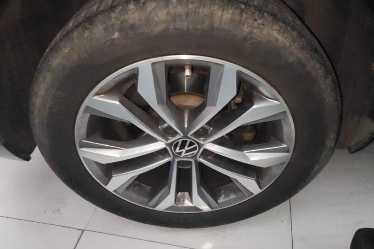 Used Volkswagen Variant 2021 2.0T Comfort Edition Right Rear Wheel Hub