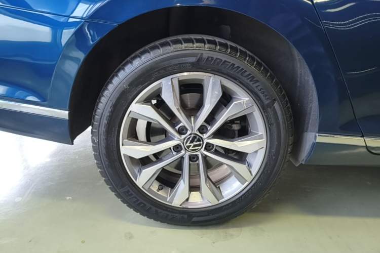 Used Volkswagen Variant 2021 2.0T Comfort Edition Right Rear Wheel Hub