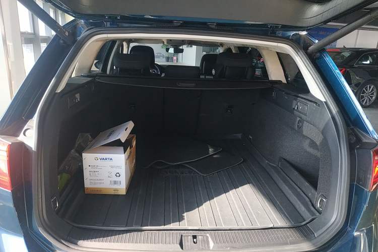 Used Volkswagen Variant 2021 2.0T Comfort Edition Trunk