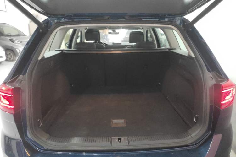 Used Volkswagen Variant 2021 2.0T Comfort Edition Trunk