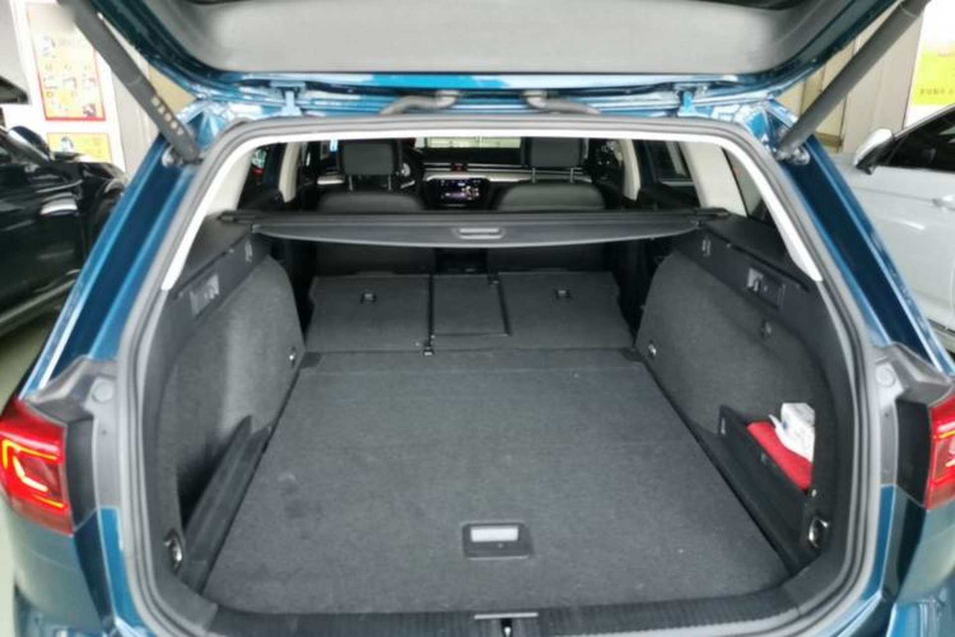 Used Volkswagen Variant 2021 2.0T Comfort Edition Trunk