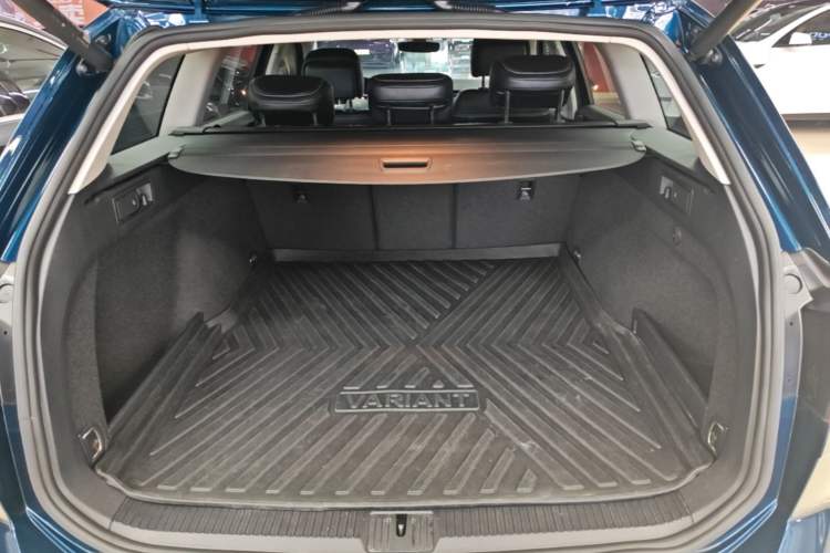 Used Volkswagen Variant 2021 2.0T Comfort Edition Trunk