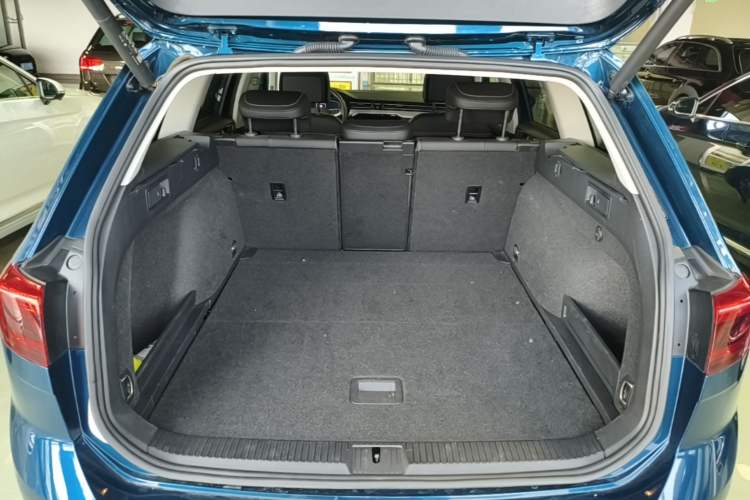 Used Volkswagen Variant 2021 2.0T Comfort Edition Trunk