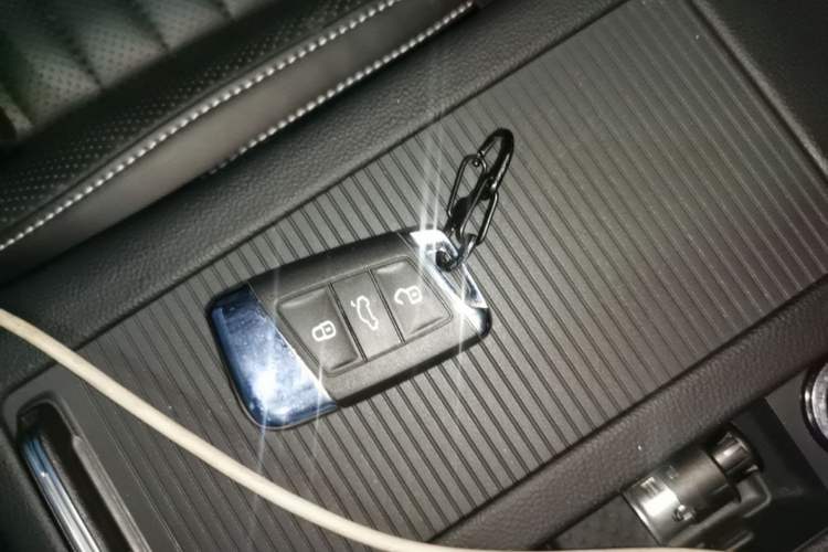 Used Volkswagen Variant 2021 2.0T Longitudinal Version Vehicle Key
