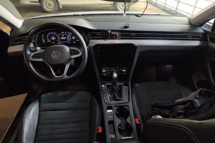 Used Volkswagen Variant 2021 2.0T Comfort Edition Center Console