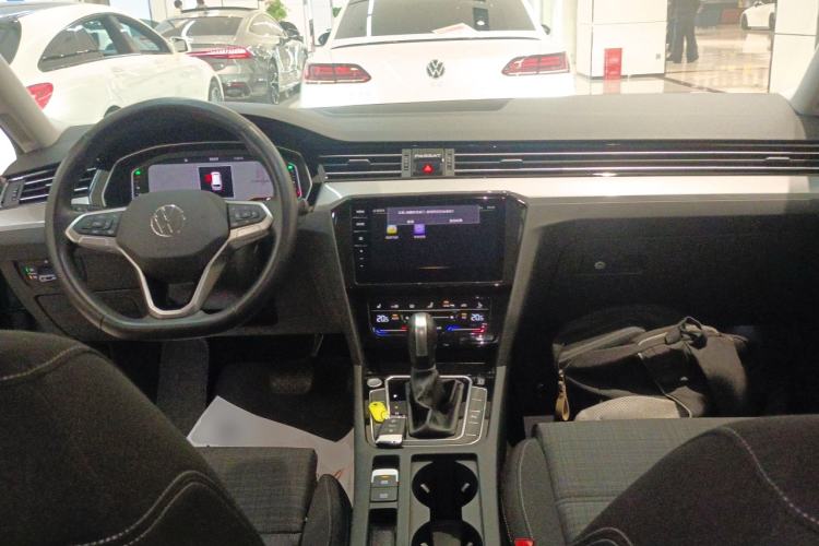 Used Volkswagen Variant 2021 2.0T Comfort Edition Center Console